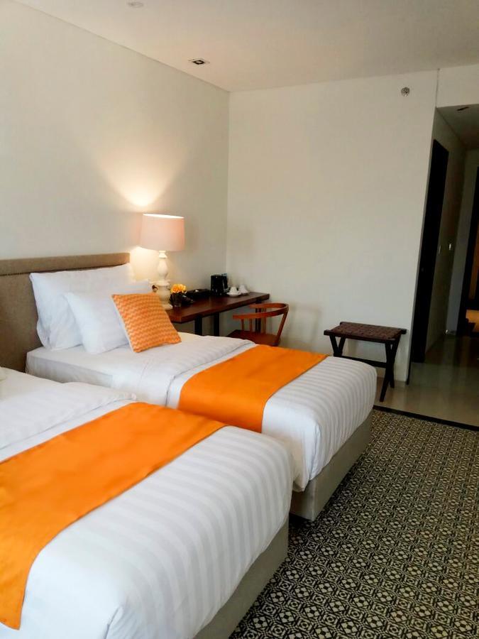 M Hotel Sorong Zewnętrze zdjęcie