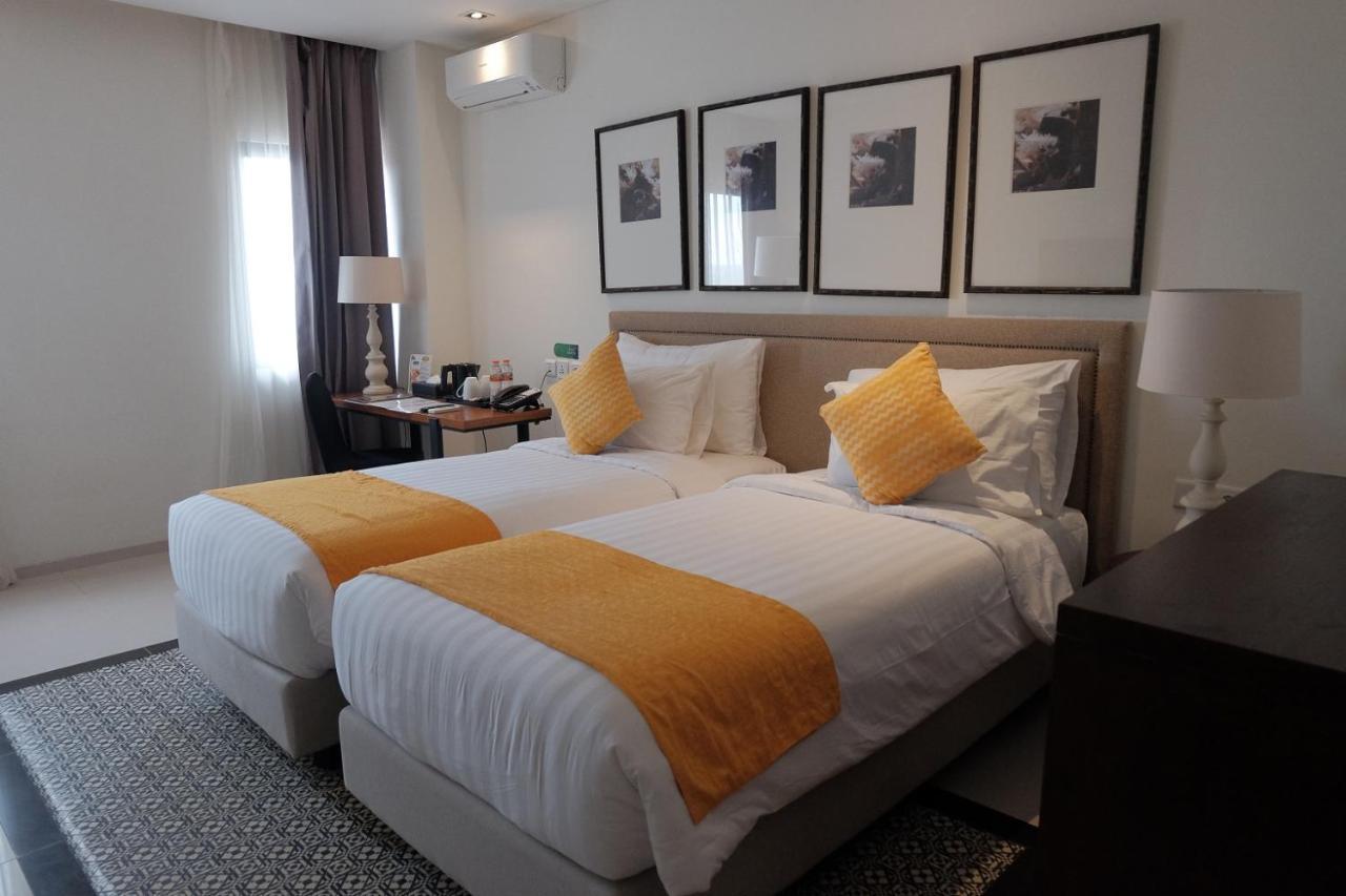M Hotel Sorong Zewnętrze zdjęcie