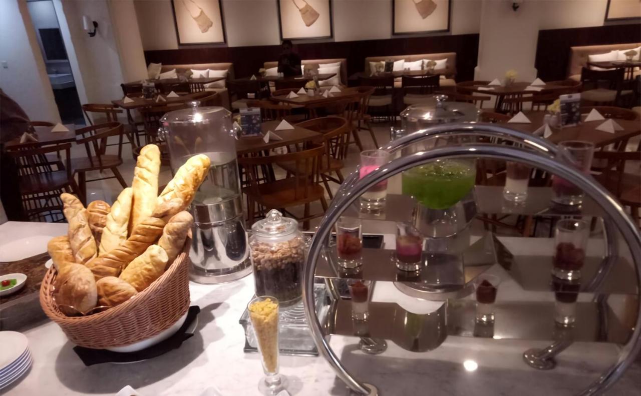 M Hotel Sorong Zewnętrze zdjęcie