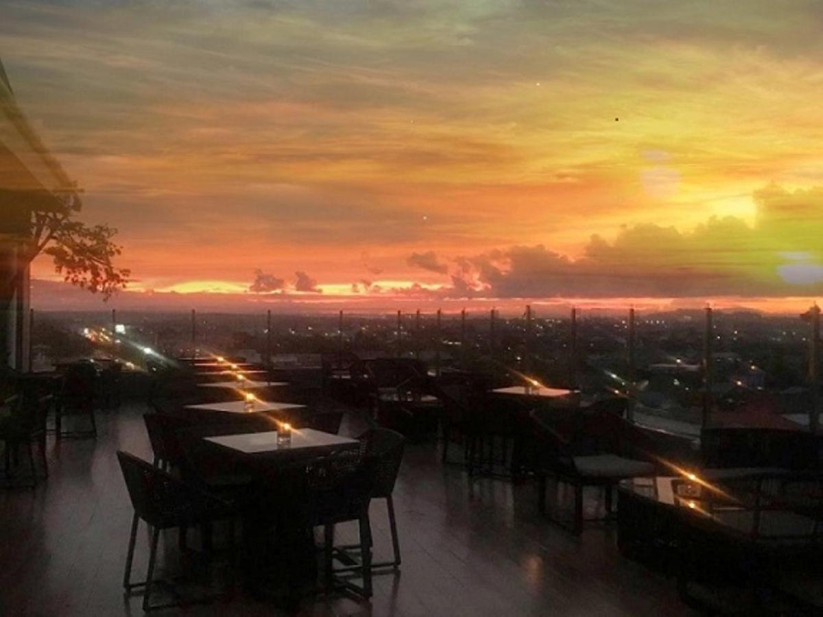 M Hotel Sorong Zewnętrze zdjęcie